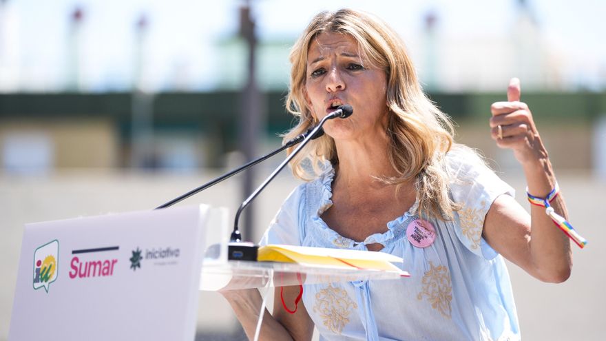 La vicepresidenta segunda del Gobierno y ministra de Trabajo, Yolanda Díaz, durante el acto promovido por Movimiento Sumar e IU sobre la reducción de la jornada en Sevilla, a 25 de mayo de 2025 en Sevilla (Andalucía, España).