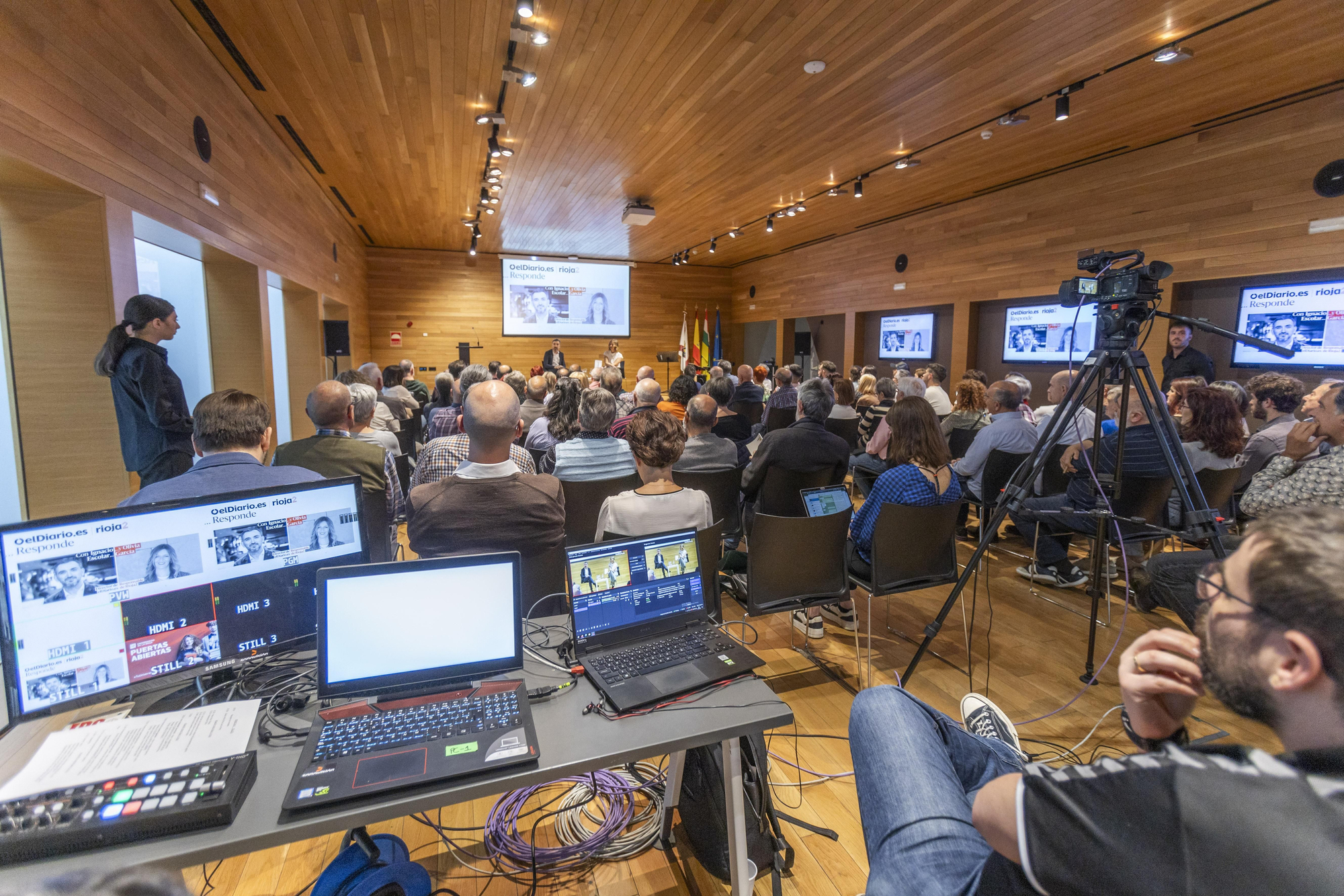 El encuentro también se emitió en directo a través de Youtube