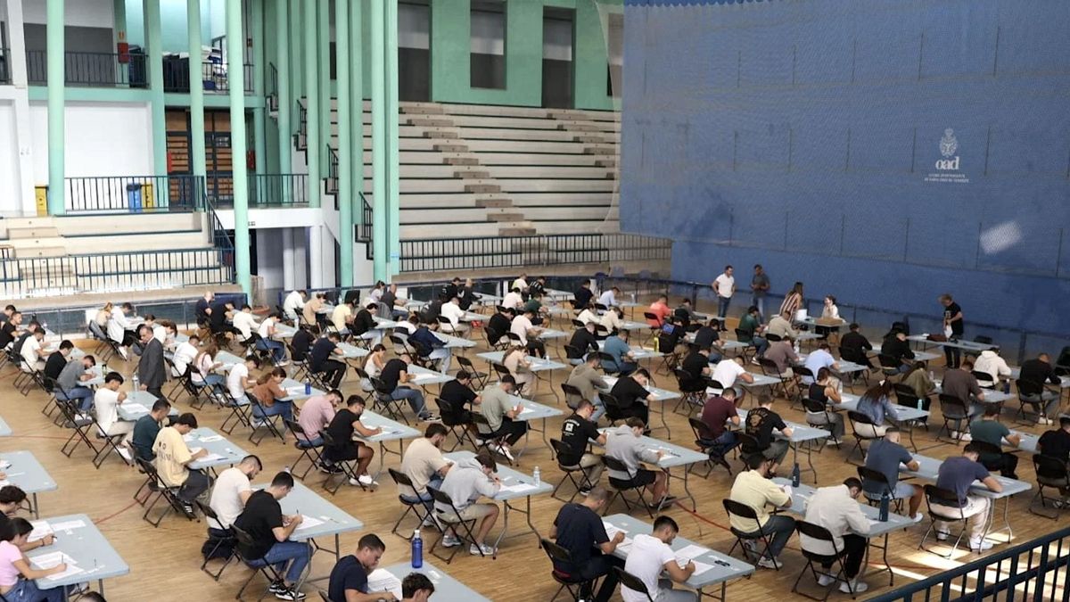 Más de 60 opositores a la Policía Local de Santa Cruz de Tenerife denuncian "graves irregularidades" y dos meses sin notas