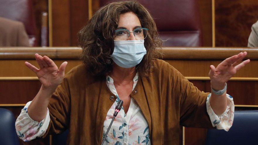 La ministra de Hacienda, María Jesús Montero, en una sesión de control al Gobierno en el Congreso. EFE/ Emilio Naranjo /Archivo