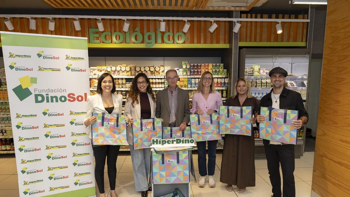 La Fundación DinoSol y el intérprete Iván Torres (Efecto Pasillo) presentan la iniciativa 'Un pequeño gesto, un gran paso contra la fibrosis quística'