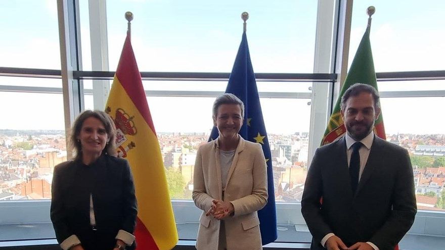 España y Portugal acuerdan con Bruselas el plan para bajar la luz