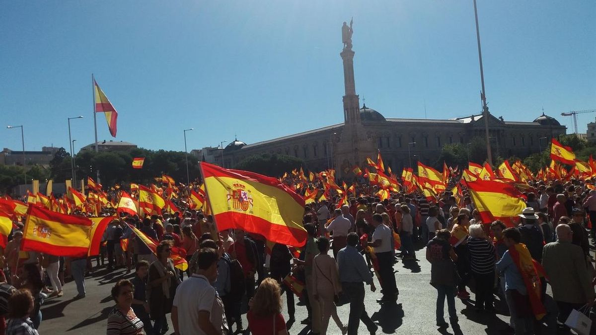 Casado contacta con Rivera y Abascal para ir juntos a una concentración en Madrid contra la "traición" de Sánchez