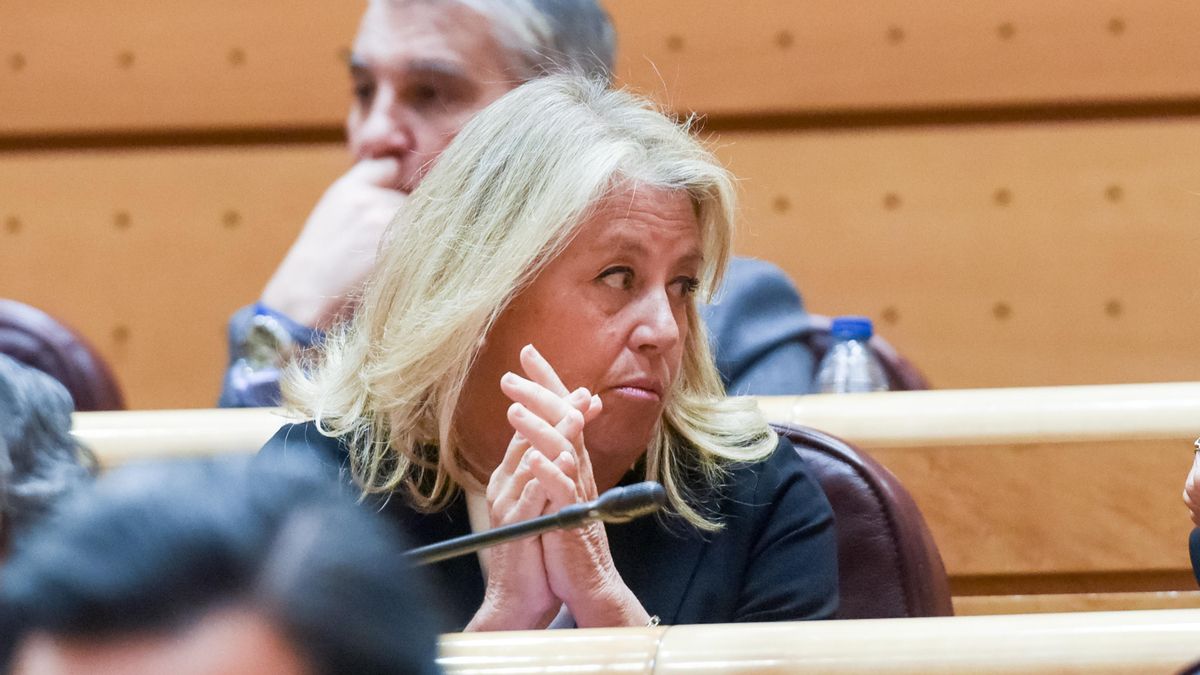 La alcaldesa de Marbella, Ángeles Muñoz, durante una sesión plenaria en el Senado, a 29 de marzo de 2023, en Madrid (España). El Pleno del Senado, con los únicos votos en contra de Ciudadanos y Vox, ha aprobado de manera definitiva el proyecto de ley que
