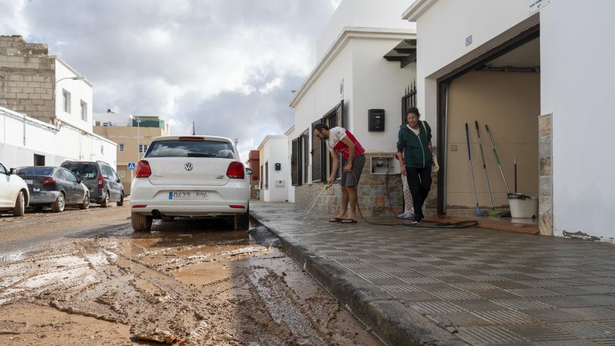 El Cabildo de Lanzarote carga contra la Aemet por las inundaciones: ''No recibimos una prealerta, sino una tromba de agua''