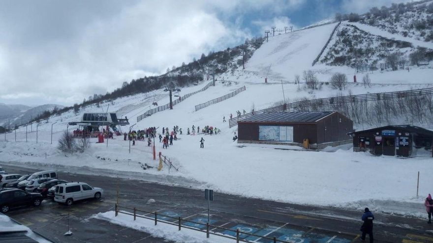 Laciana se rebela contra la Diputación por errores, abandono y mala gestión en la estación de esquí de Leitariegos
