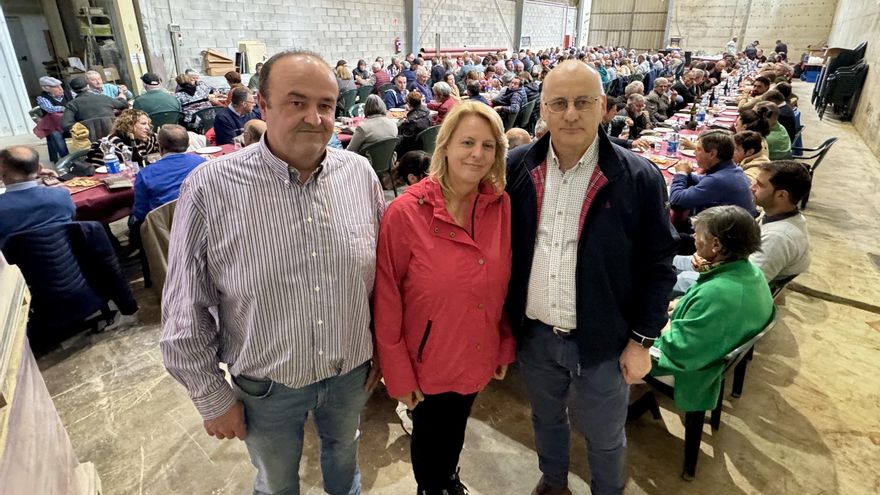 Más de 220 ganaderos conmemoran la festividad de su patrón, San Isidro Labrador, en la comida de Valles Unidos del Asón