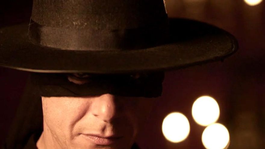 Joaquín se convierte en El Zorro por la vuelta de 'El novato' con su segunda temporada en Antena 3