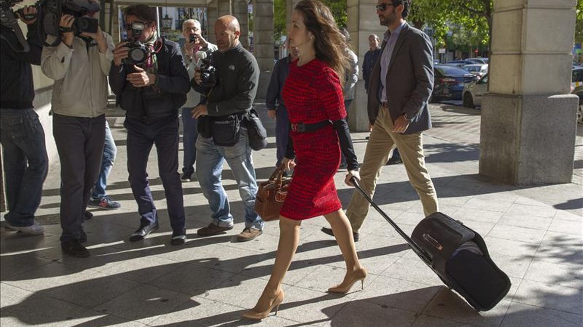 Fianza de 26 millones e inhabilitación a dos empresarios en el caso de los ERE