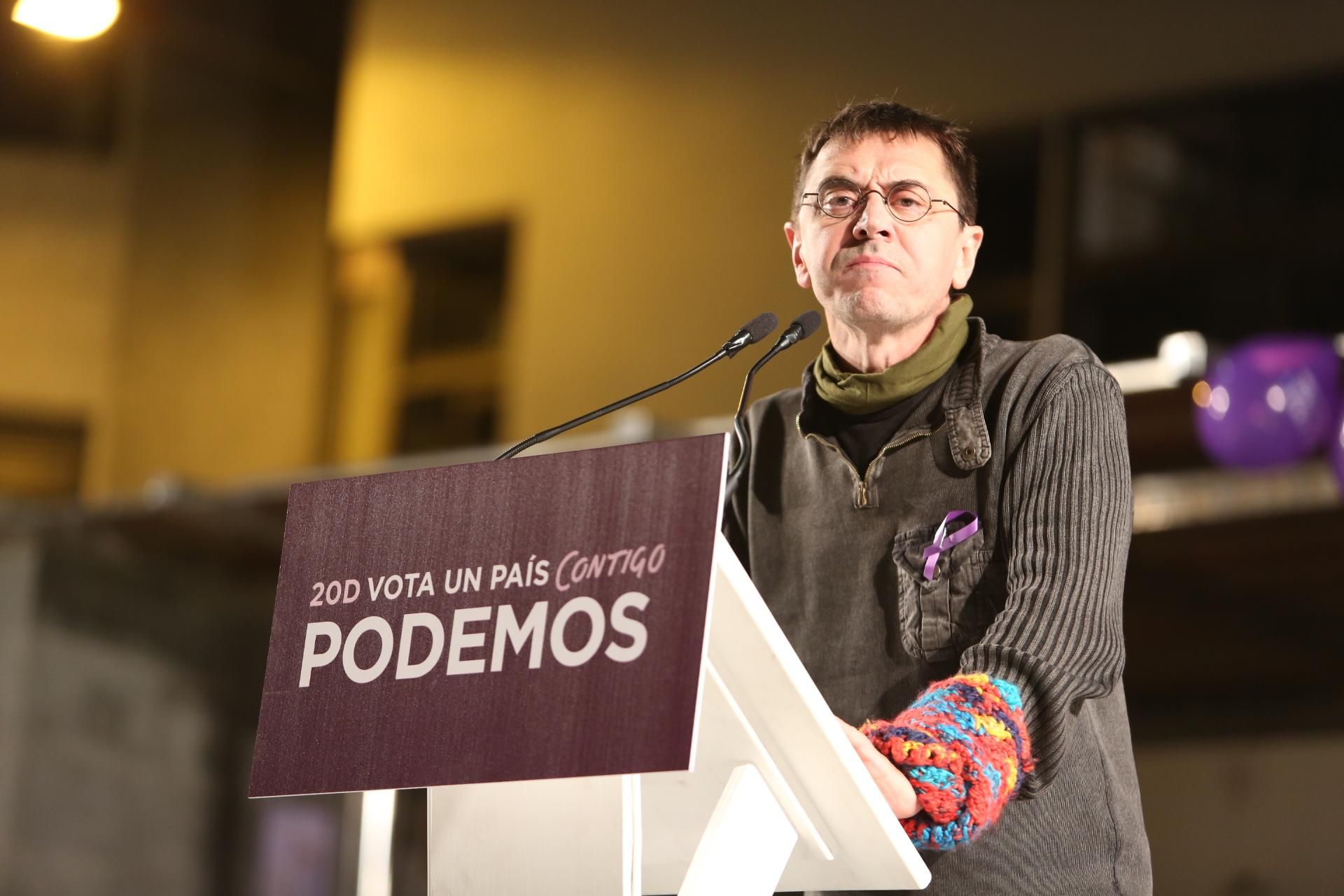 Juan Carlos Monedero en el acto de campaña de Podemos en Gran Canaria (ALEJANDRO RAMOS)