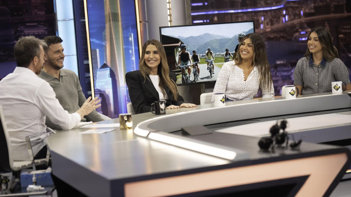 Joaquín Sánchez, Susana Saborido y sus hijas Daniela y Salma