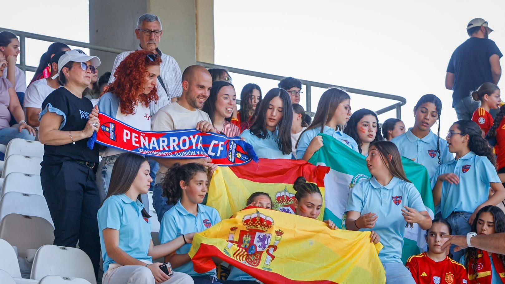 Afición en el partido de la selección femenina  España - Ucrania