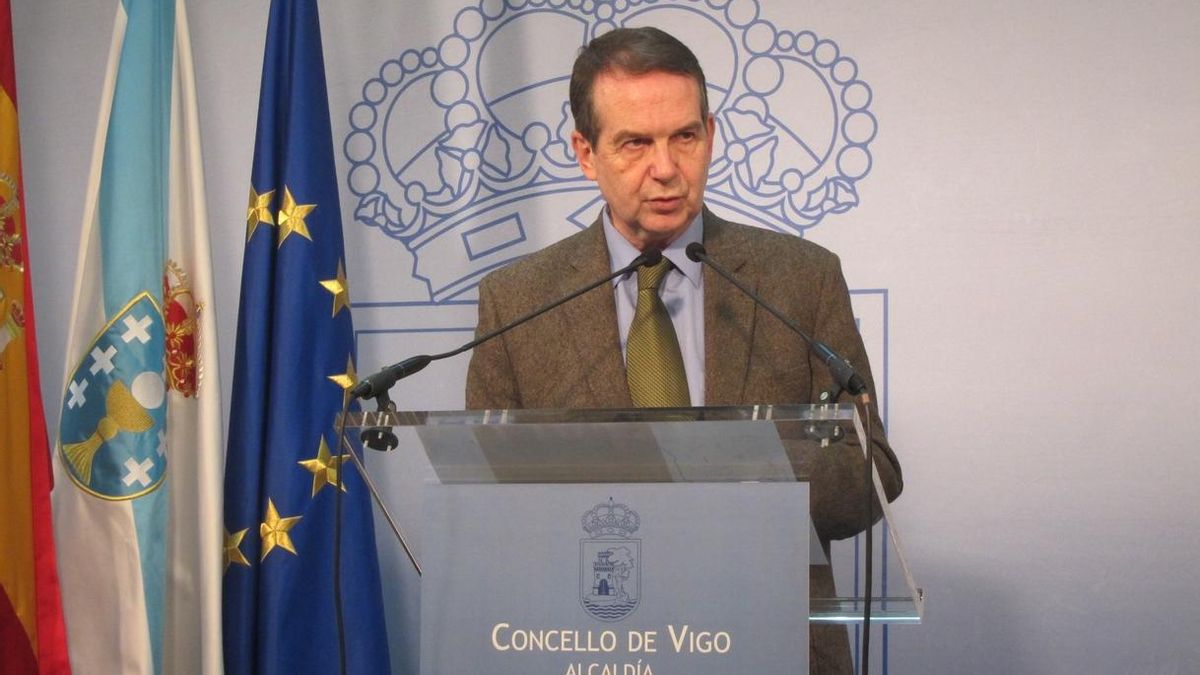 Abel Caballero avisa que "lanzar un PSOE para minorías sociales no se corresponde con lo que piensan muchos"