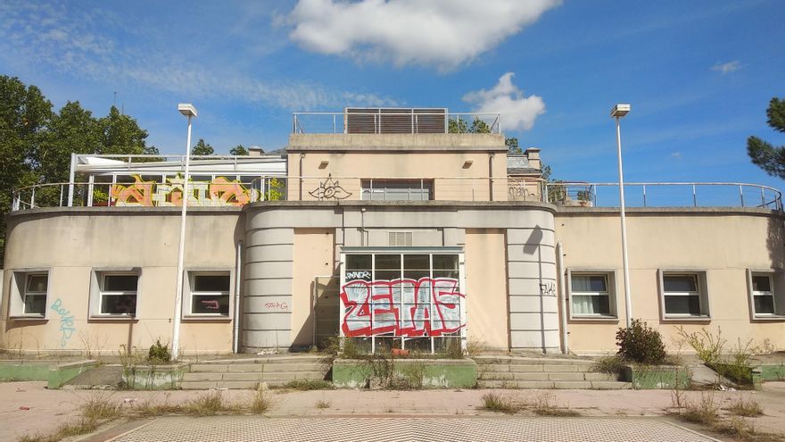Otro de los edificios principales en ruinas.