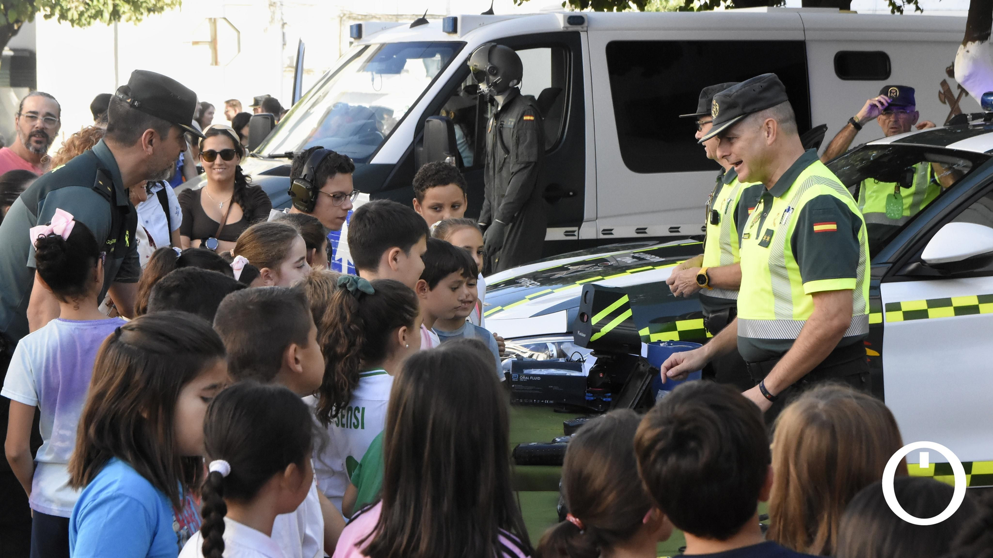 Presentación de los medios de la Guardia Civil a más de 700 alumnos.