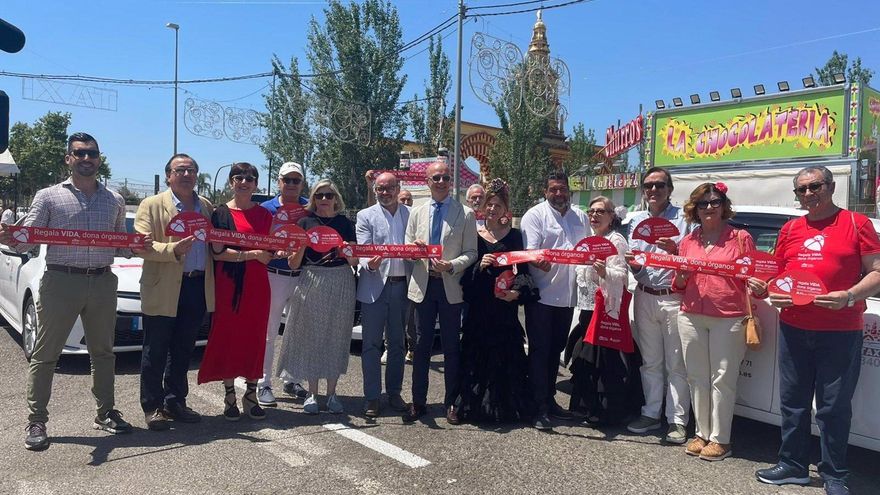 El Hospital Reina Sofía y el sector del taxi renuevan su compromiso con la donación en la Feria