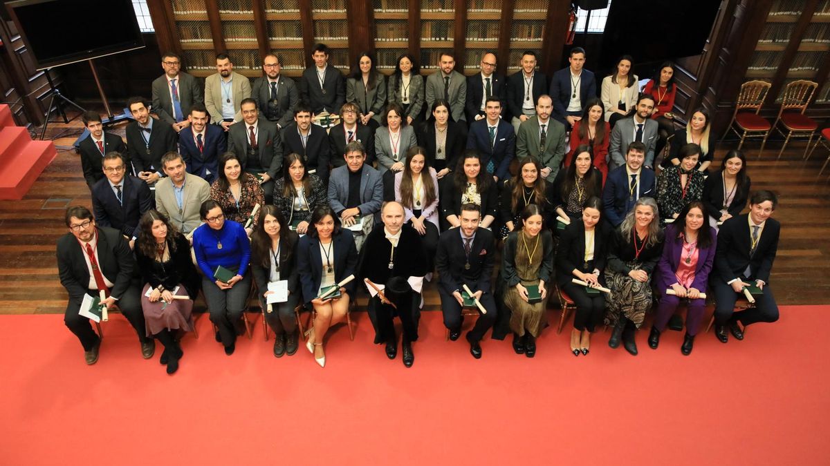 La universidad de Oviedo entregó los premios extraordinarios durante la festividad de Santo Tomás de Aquino. 