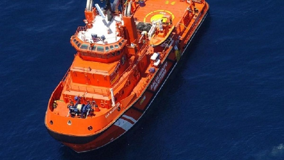 Rescatadas 111 personas de dos pateras en el mar de Alborán