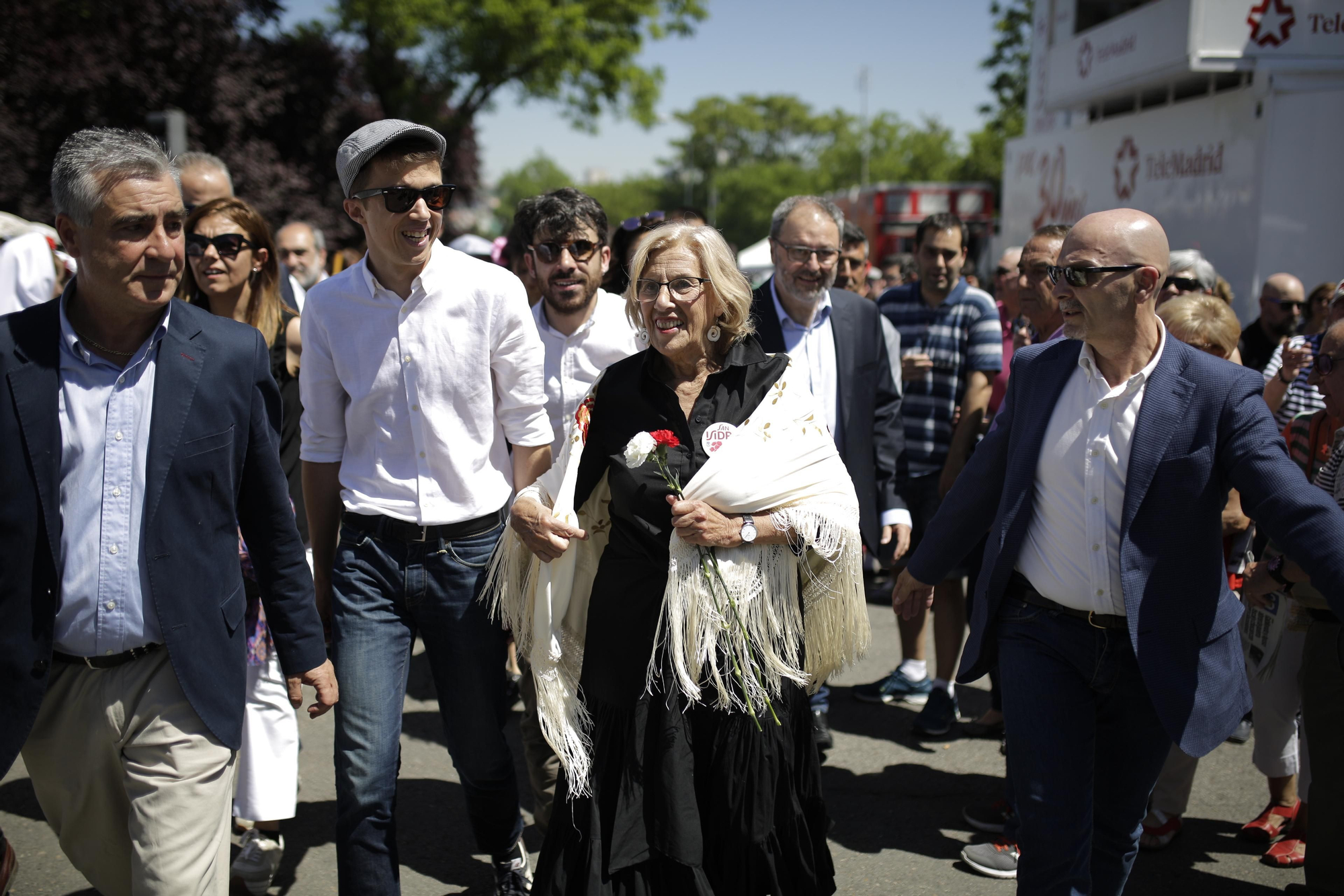 Íñigo Errejón y Manuela Carmena, candidatos de Más Madrid a la Comunidad y al Ayuntamiento de Madrid, en la pradera de San Isidro.