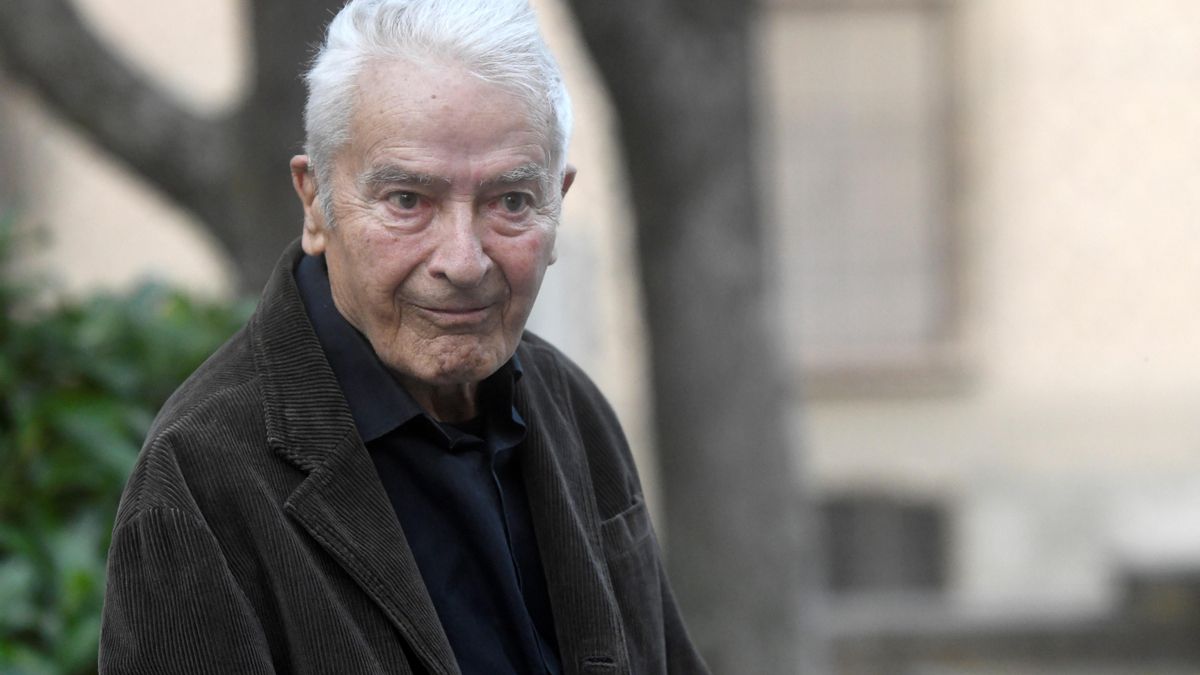 El Ayuntamiento de Cuenca propondrá el nombramiento del diseñador José María Cruz Novillo como Hijo Predilecto