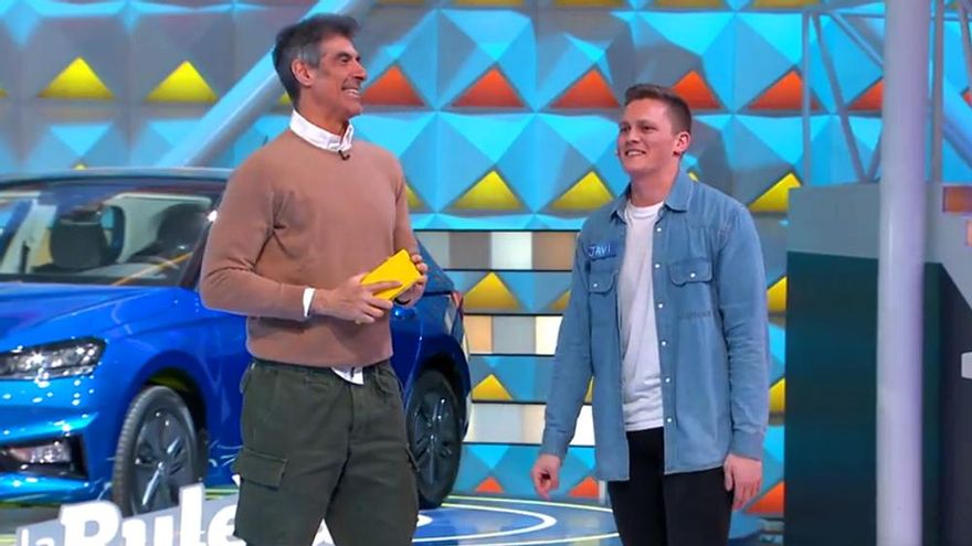 Un concursante de 'La ruleta de la suerte' gana más de 10.000€ gracias a su buen "oído" en la prueba final