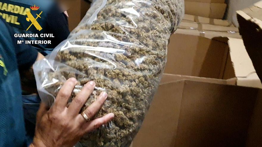 Imagen de la 'operación Jardines' distribuida por la Guardia Civil.