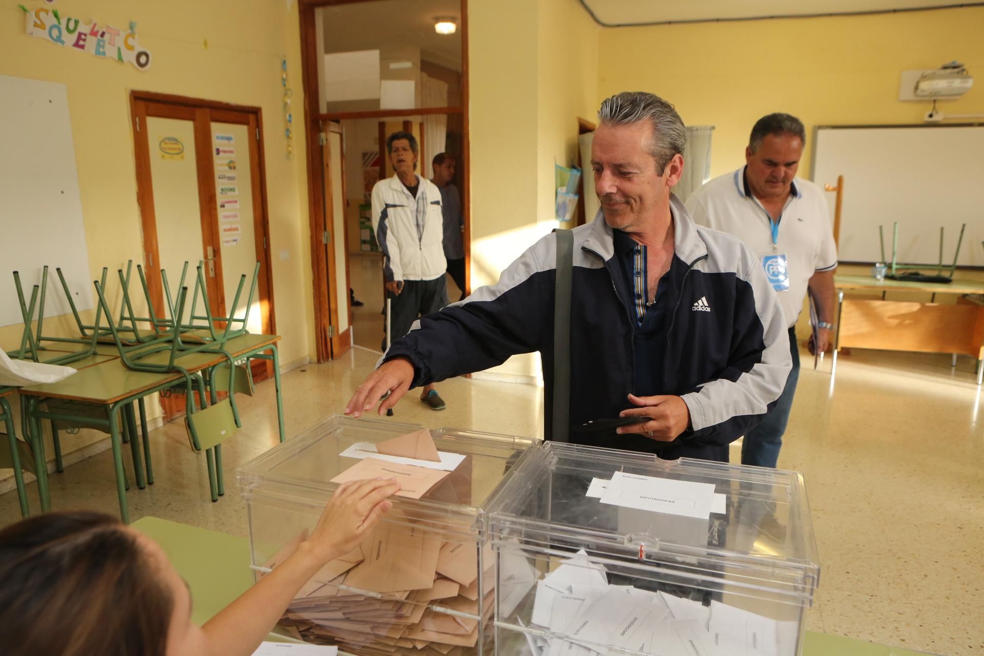 Jornada electoral en las Casas Consistoriales, Telde (Alejandro Ramos)