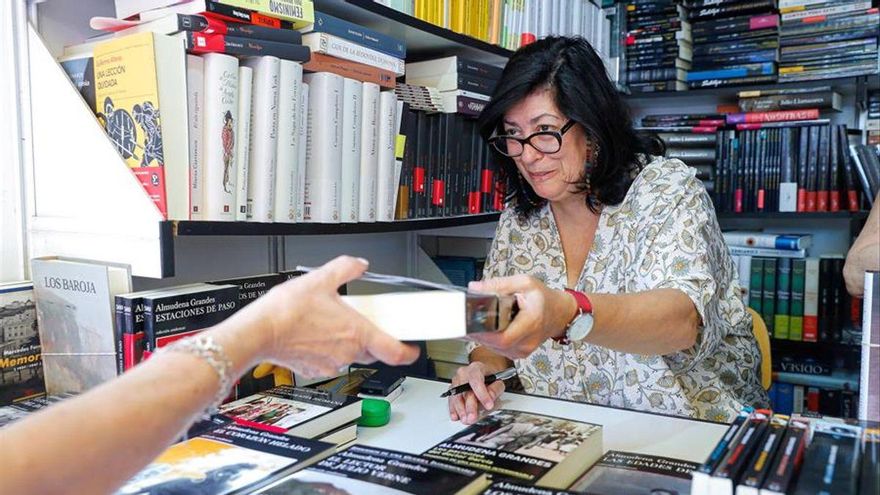 Almudena Grandes en la Feria del Libro