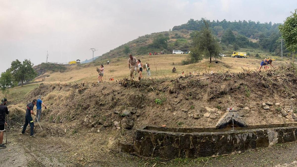 Una decena de incendios sin control asolan la provincia de León arrasando su patrimonio natural por todos los frentes