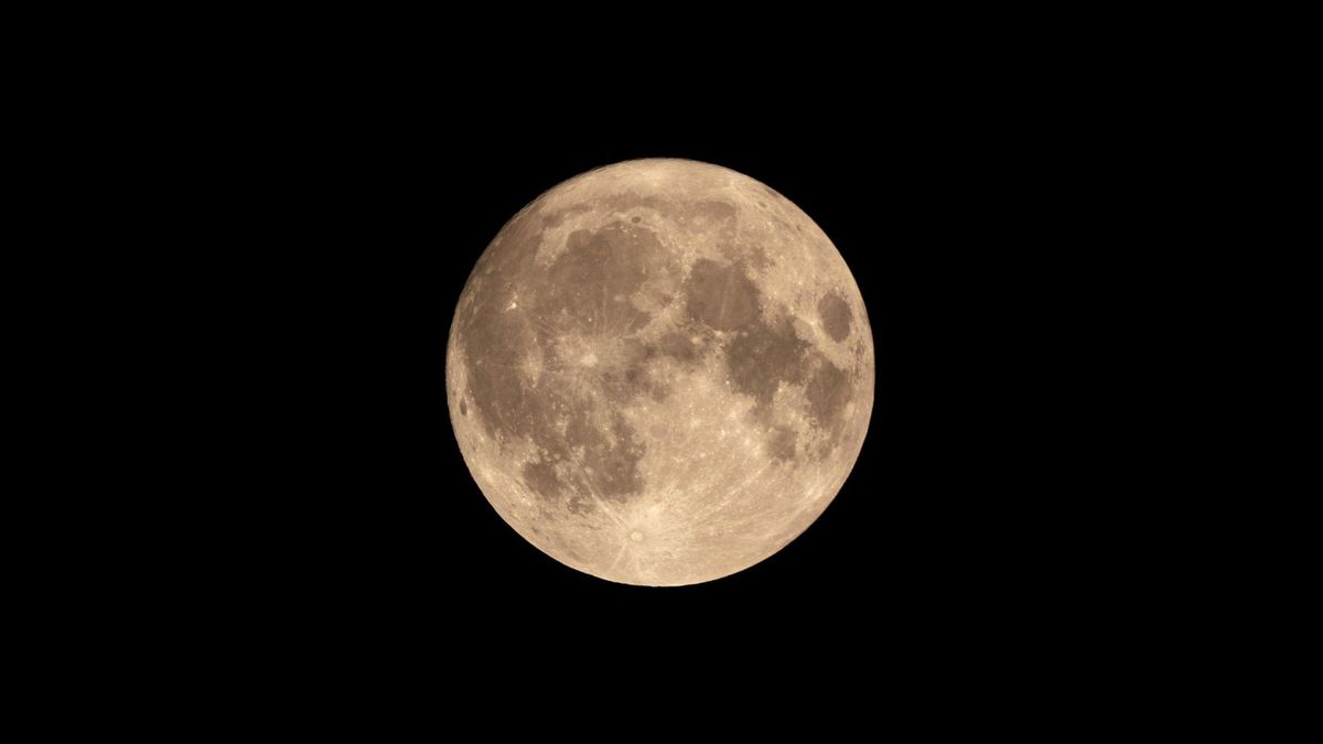 Luna llena octubre 2025: cuándo y como ver la Superluna del cazador