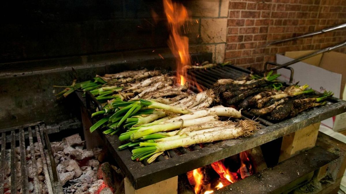 Aprovecha la época de calçots: 5 recetas más allá de la típica calçotada catalana