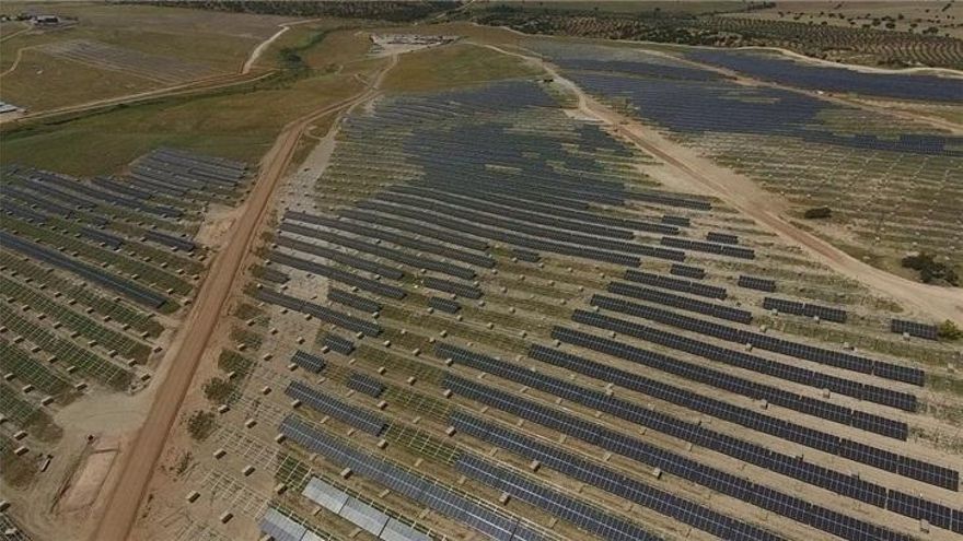 Absuelto el exalcalde de Usagre por la licencia a la planta fotovoltaica Núñez de Balboa