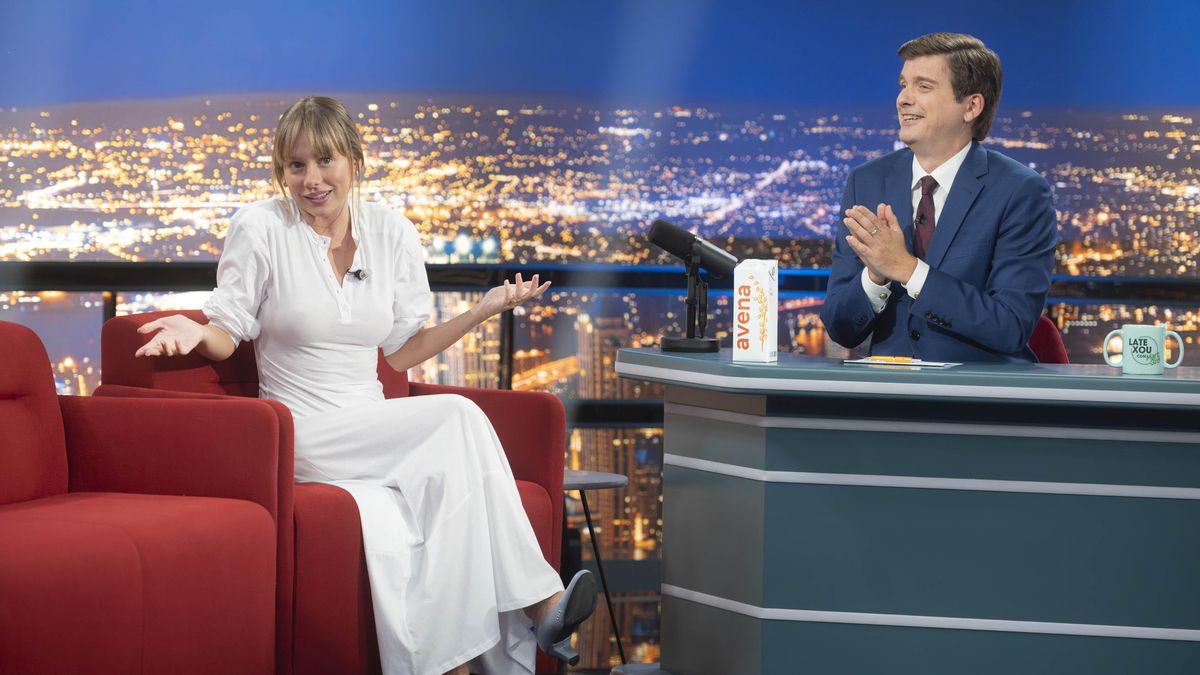 Ester Expósito y Marc Giró en la nueva temporada del 'Late Xou'