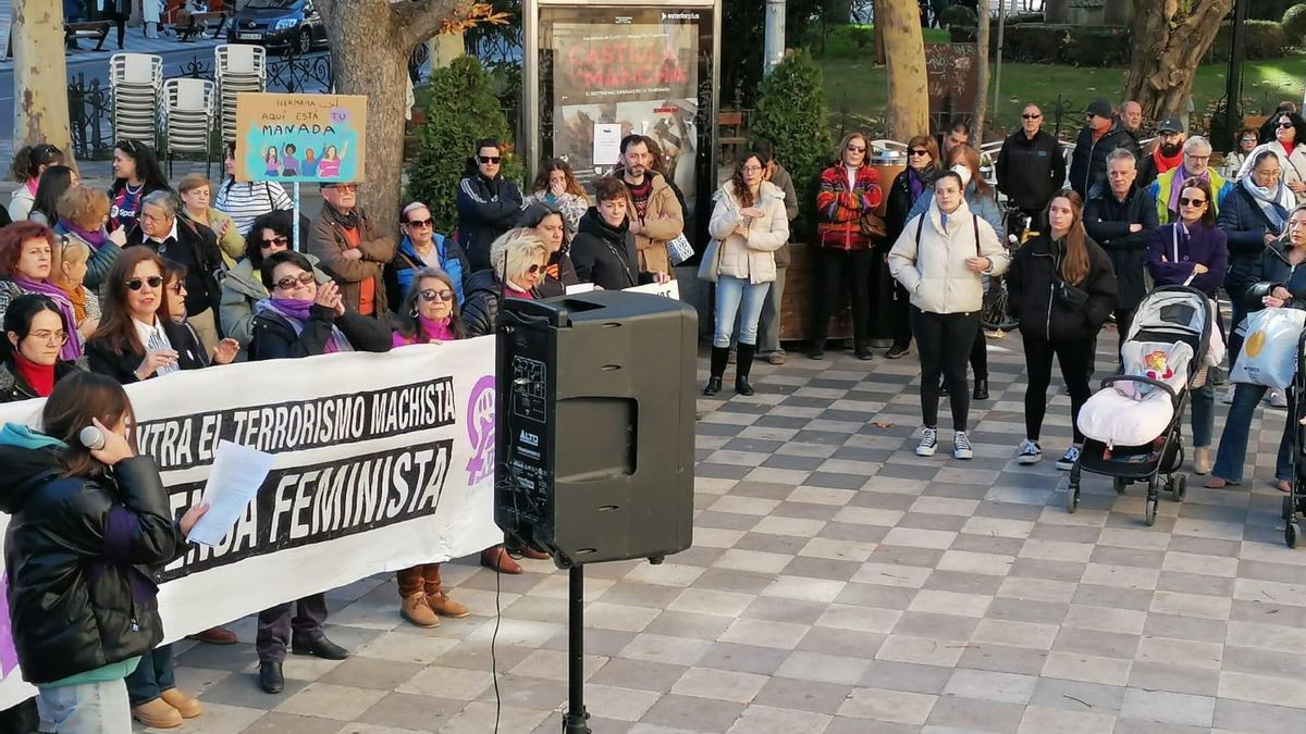 Concentración en Cuenca por el 25N