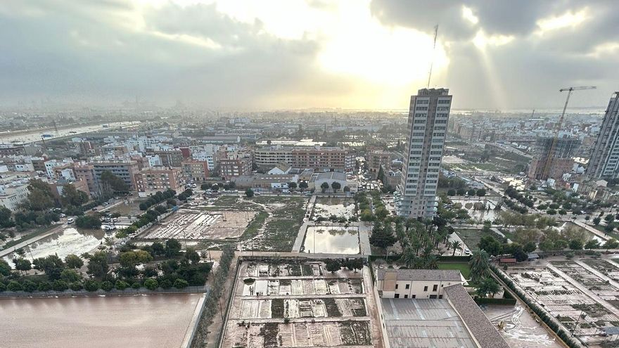 Mapa de vulnerabilidad, rediseño de parques y avisos por megafonía: propuestas del Ayuntamiento de València tras la DANA