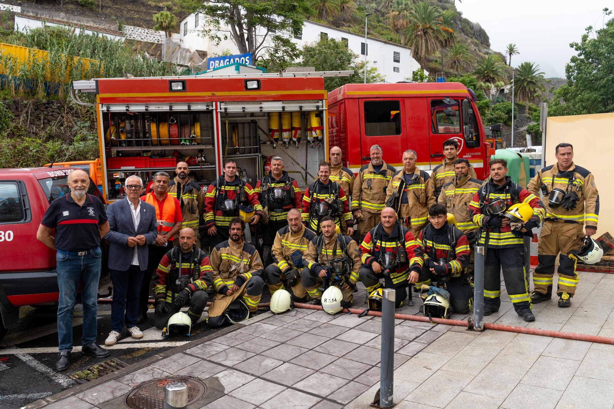 Formación de los bomberos de La Palma sobre intervención contra incendios en aparcamientos subterráneos.
