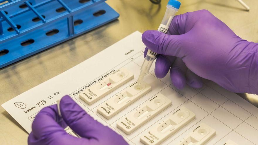 Canarias comienza a utilizar esta semana los test de antígenos para el diagnóstico precoz de la COVID-19