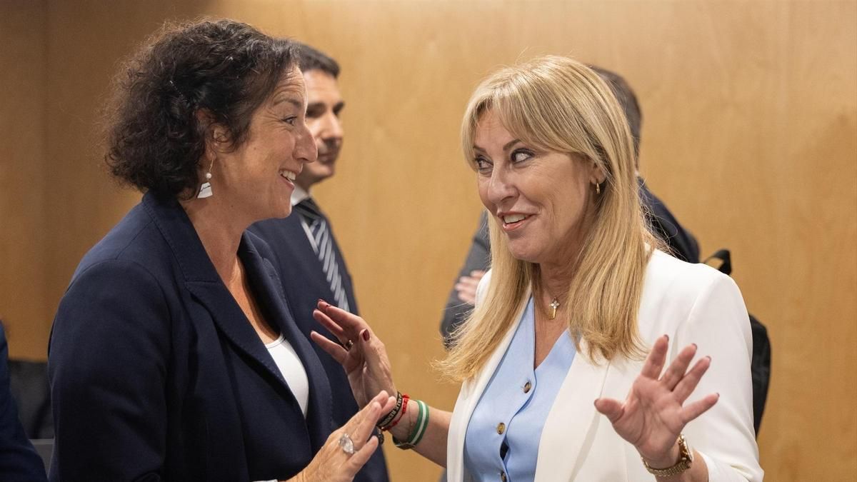 Las consejeras de Economía y Hacienda de Catalunya, Alícia Romero (izquierda) y de Andalucía, Carolina España, en el último CPFF