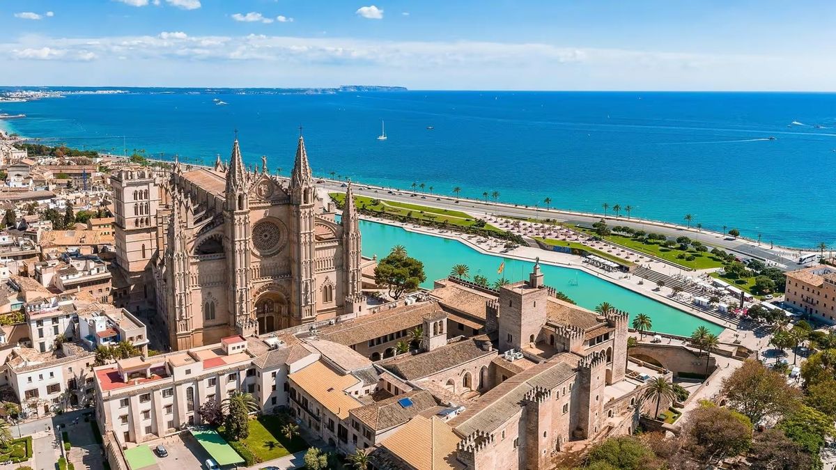 Entretenimiento, gastronomía y cultura en uno de los paseos marítimos más ricos en historia frente al Mediterráneo