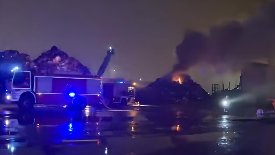 La chatarrería que se incendió en Villaverde tenía orden de precinto para este mes y fue denunciada por los vecinos