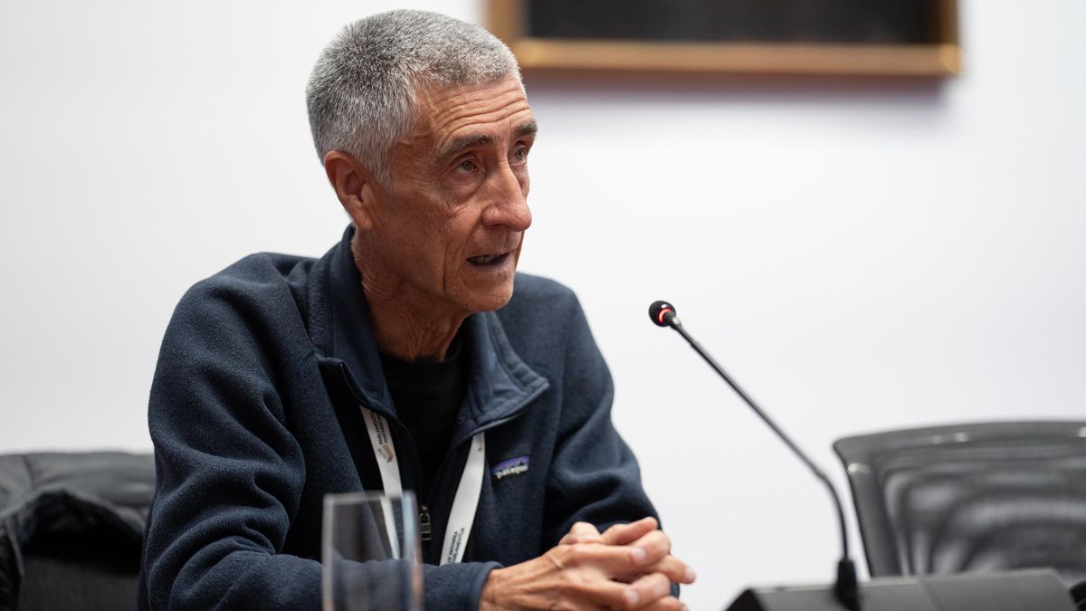 Antxon Alonso participó en una reunión entre la promotora de Mina Muga y Uxue Barkos cuando era presidenta de Navarra