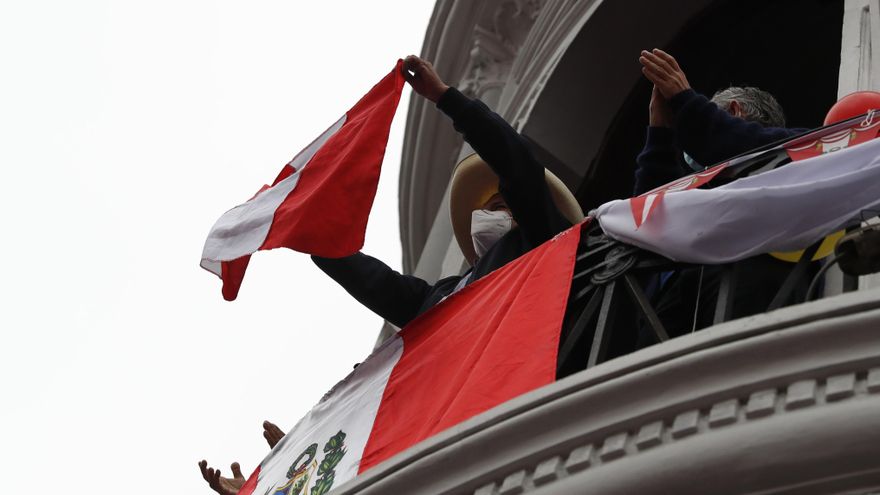 Castillo lidera las elecciones peruanas con el 100 % de las actas procesadas