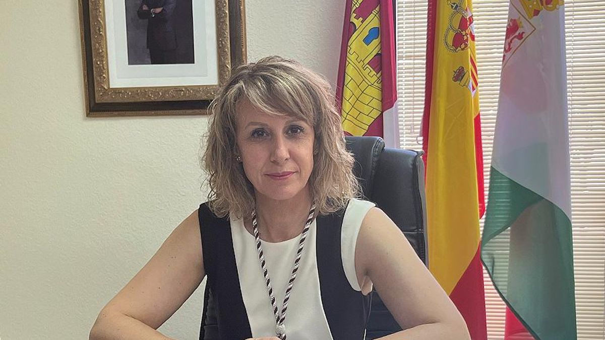 La alcaldesa de Almadén denuncia comentarios machistas sobre su "fondo de armario"