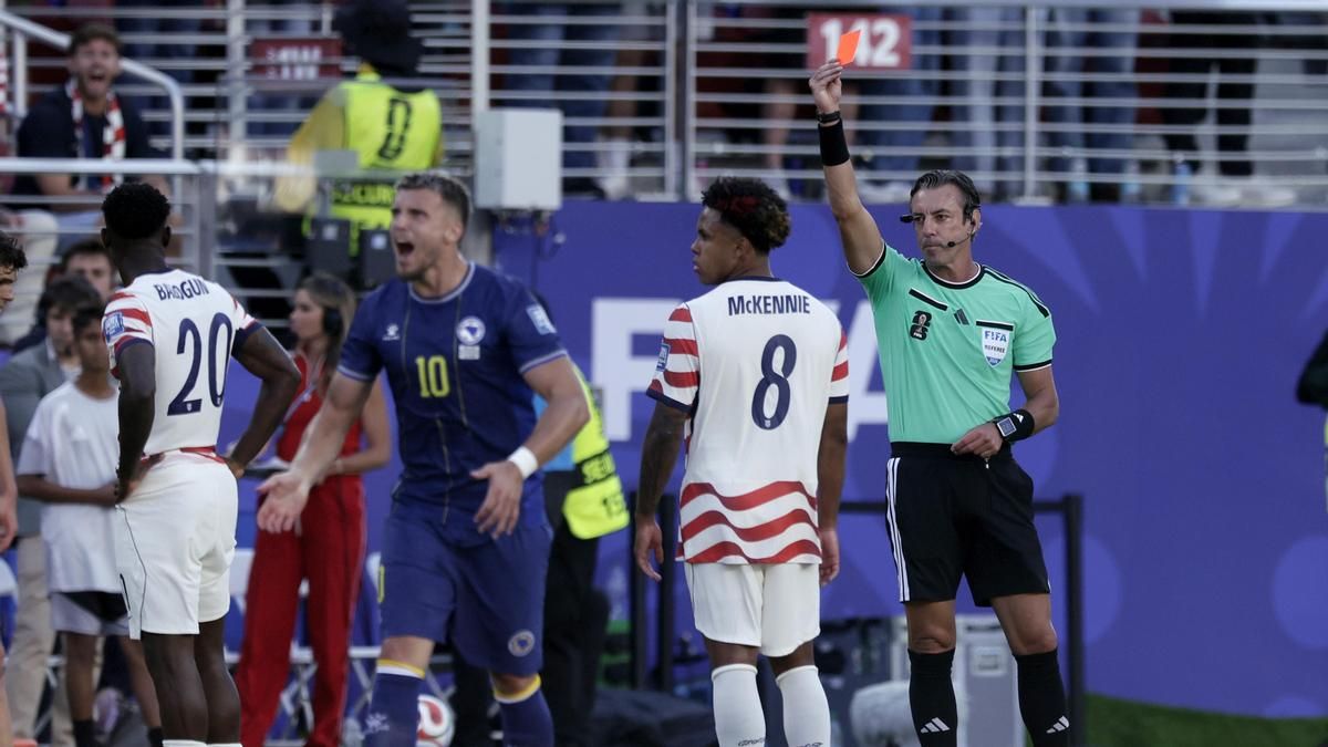 Cómo la FIFA levantó la sanción al delantero Balogun tras tres llamadas de Trump y la amenaza de acciones legales