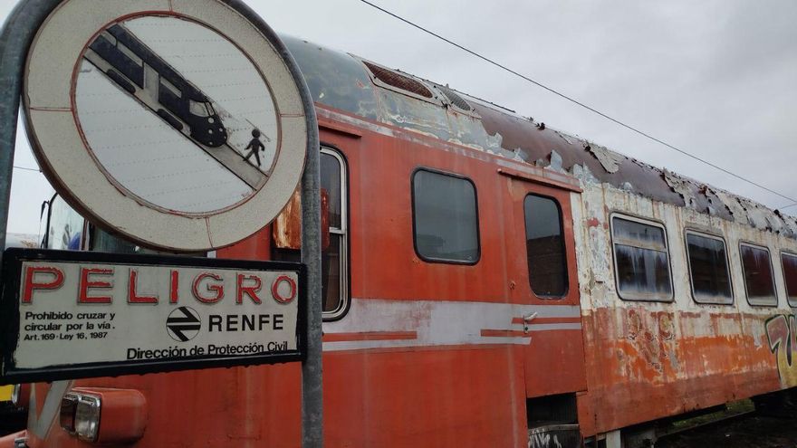 El patrimonio ferroviario histórico de León no encuentra futuro turístico ante la desidia institucional