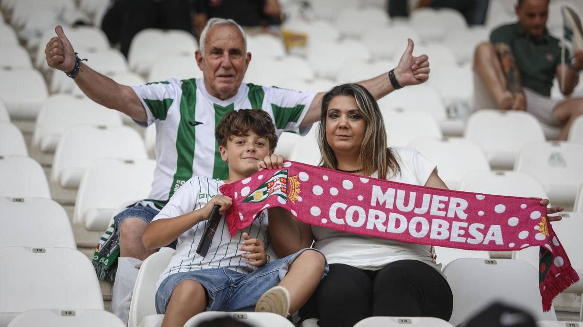 Grada Blanquiverde del Córdoba CF - SD Huesca