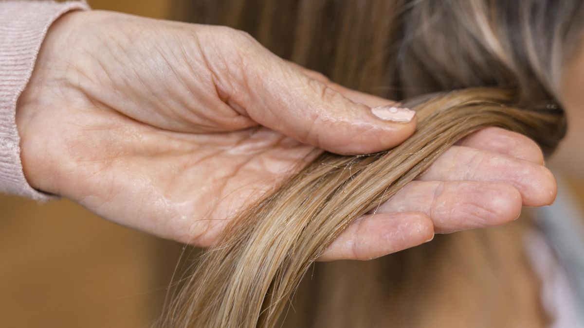 Los efectos que lavarte el pelo con agua dura puede tener en su aspecto y salud