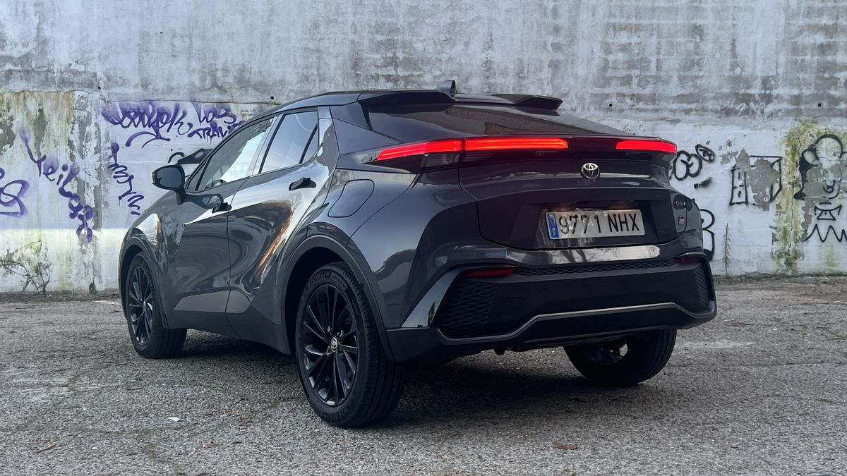 La unidad de pruebas lucía un color Gris Trueno combinado con techo negro.