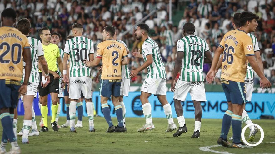 Así fue la conversación en el VAR en la acción de penalti sobre Rubén Alves