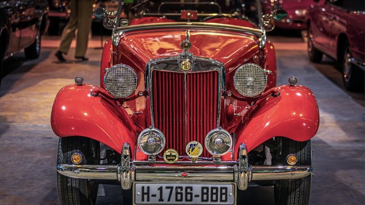 El Club de Automóviles Antiguos de El Paso protagoniza tres citas de las Fiestas del Pino por su 40º Aniversario